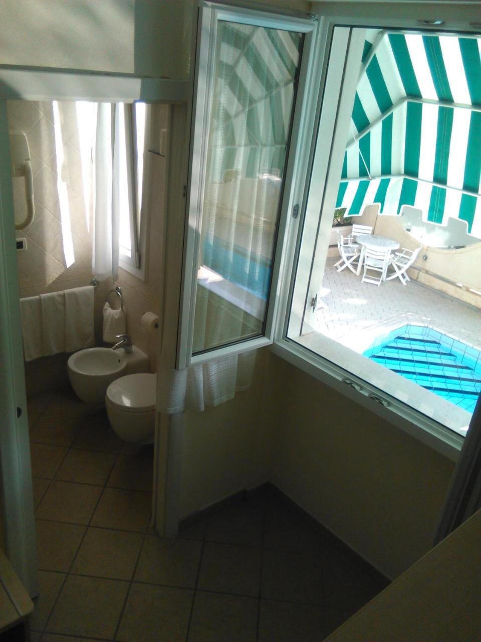 Hotel Donegal Cesenatico Esterno foto