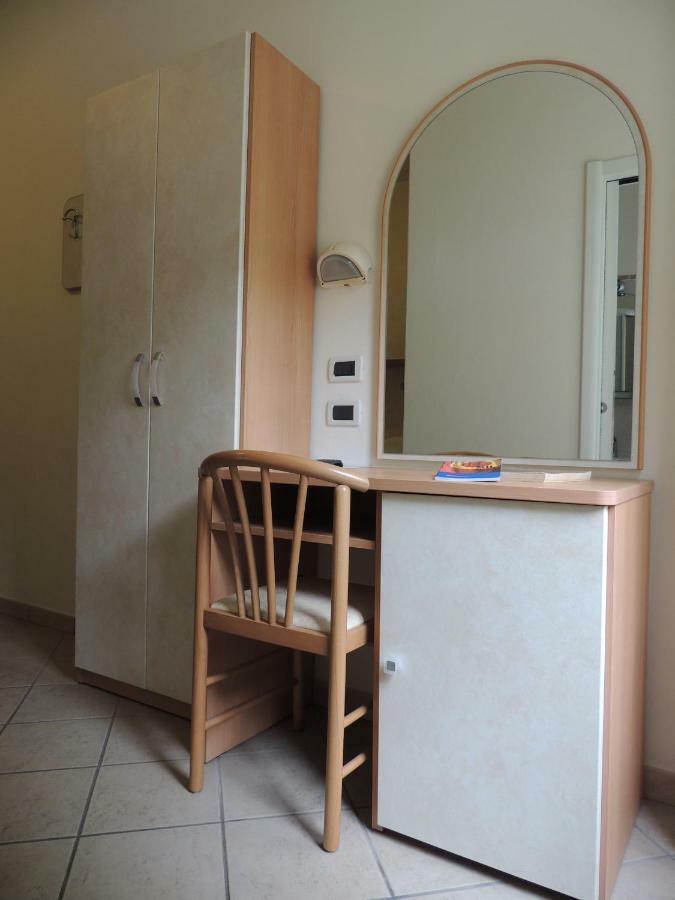 Hotel Donegal Cesenatico Esterno foto