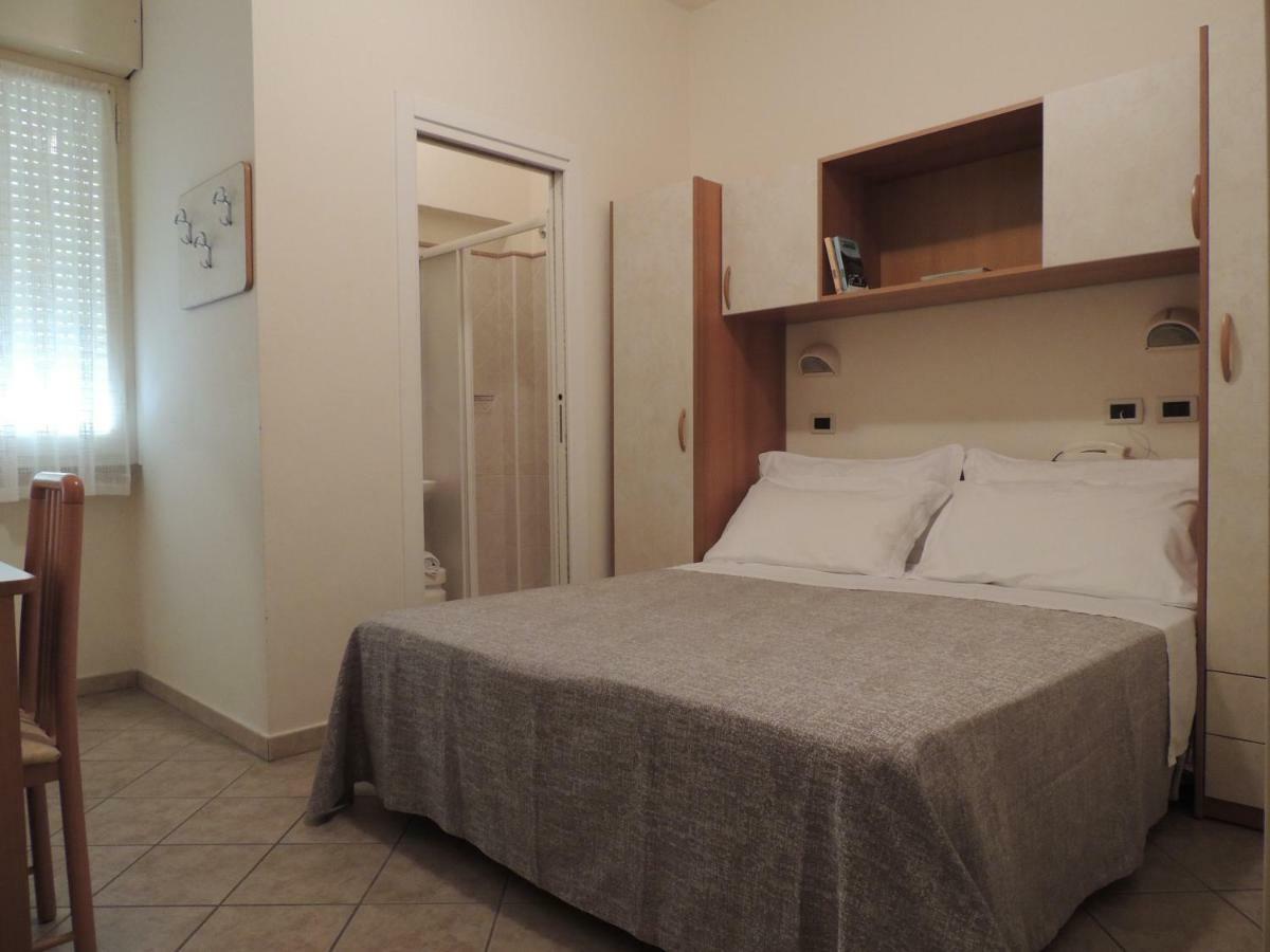 Hotel Donegal Cesenatico Esterno foto
