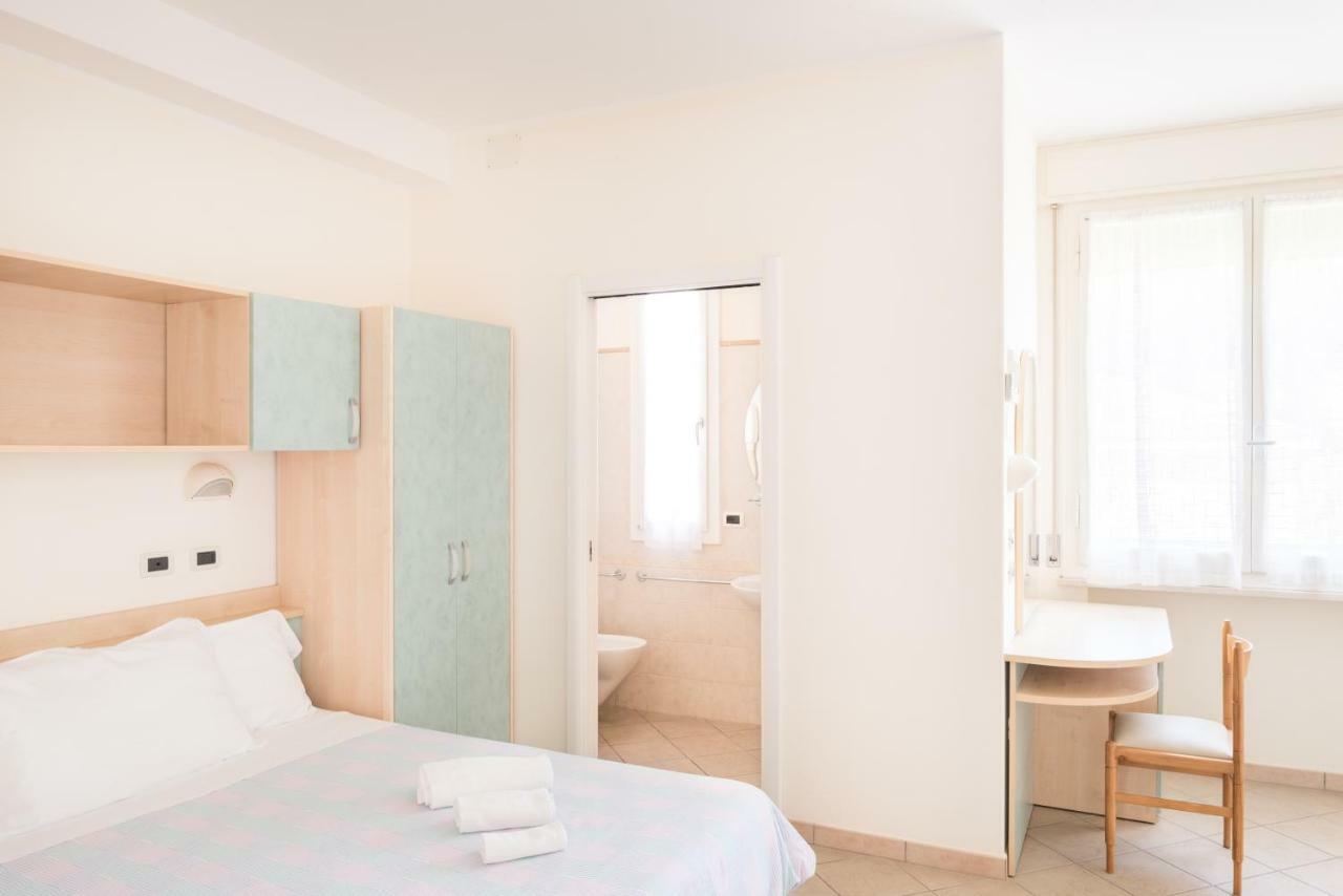 Hotel Donegal Cesenatico Esterno foto
